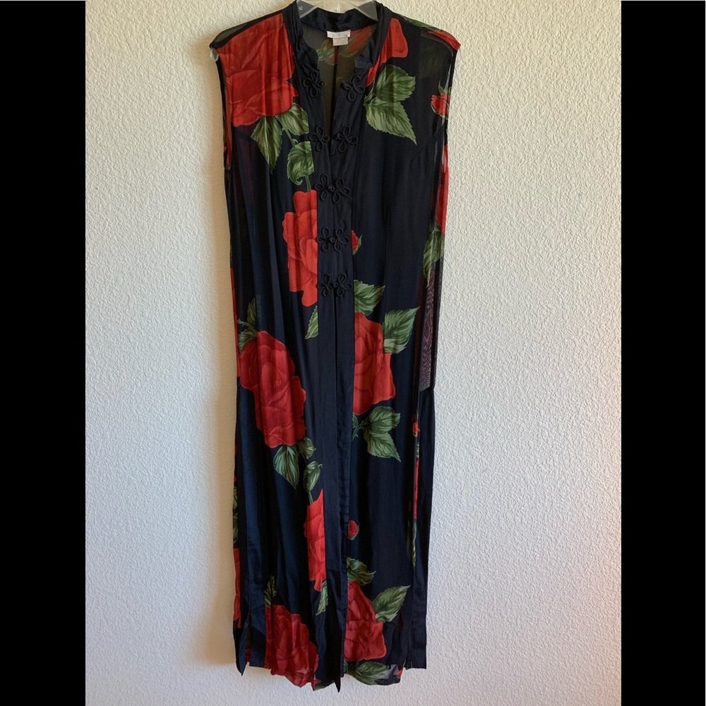 Japanese style dress.  Thigh-high slit.